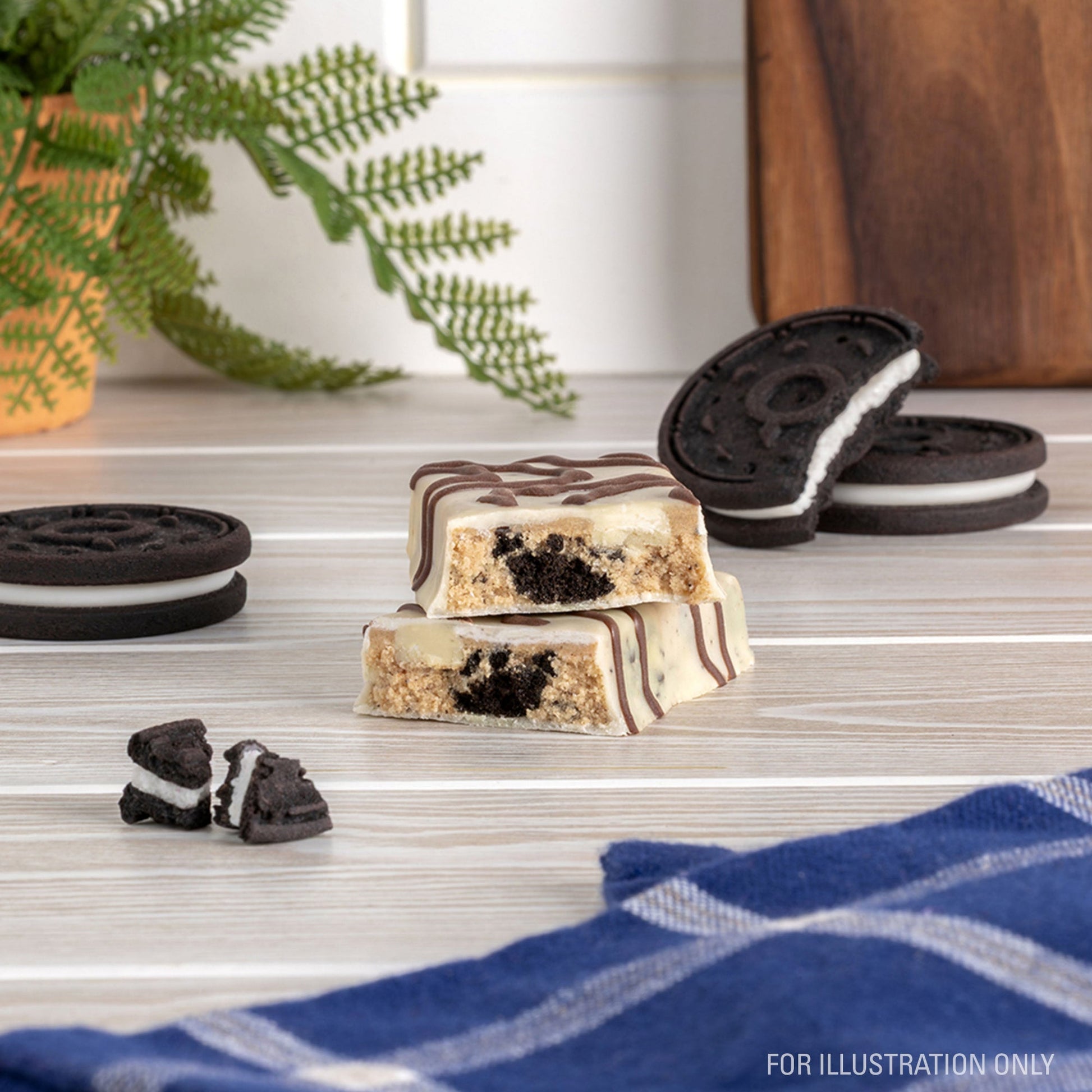 dipped-cookies-and-cream-protein-bars-d5 15807_QN_USA_ProteinBar_CAC_InterimAssetUpdate_Digital-Dipped-ProductCarouselSet_Tabletop1.jpg